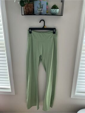 Women' Stretch Flare Leggings - Sage Green